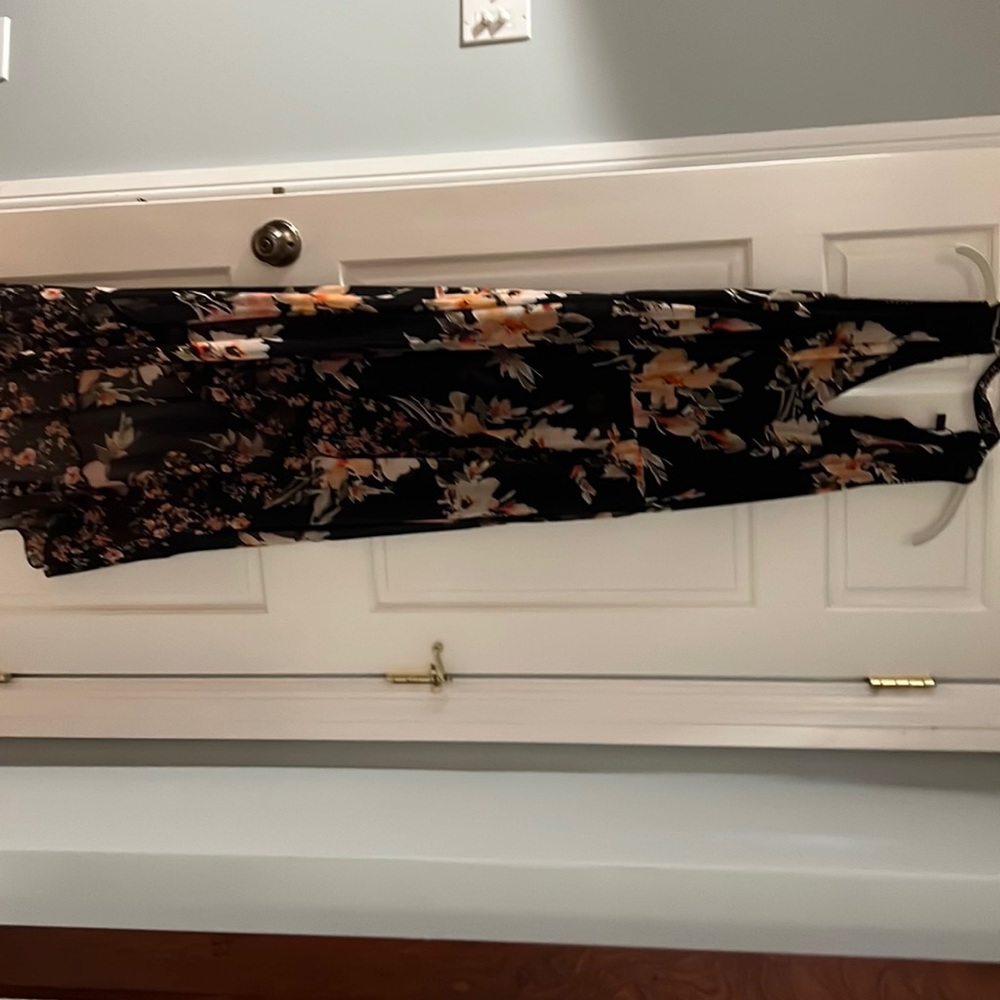 Whbm 14 black floral high low sleeveless floor length in back dress. Tie neck
